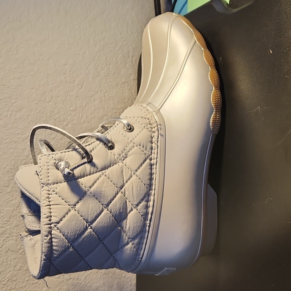 Sperry Women's Silver Duck Boots - Picture 4 of 7